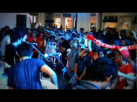 Pee Wee Gaskins - Dari Mata Sang Garuda at PVJ Bandung [HD]