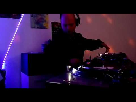 Crast DK drecktonB on DeCKZ !!! With finest in Floor-Techno!!!  Do'nt PUSH da fucking SYNCBUTTON!!!