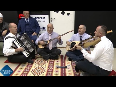 Vllezrit Qetaj e kallin atmosferen me kete kenge për Qakorrin!