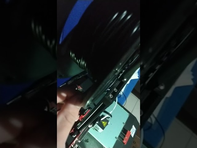 Vídeo relacionado con YINETTECH Juego de 10 clips de abrazadera de acoplamiento de tubo para extrusora de impresora 3D, accesorios Hotend compatibles con tubos Ultimaker de 2 Um de diámetro fijo de 6 mm