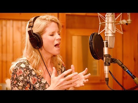 Kelli O'Hara Sings 'So in Love' from KISS ME, KATE