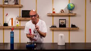 כיצד עובד קומקום חשמלי ואיך הוא יודע לעצור בעת רתיחה?