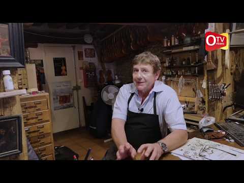 Denis Caban, luthier Orléanais. Denis Caban, luthier Orléanais.