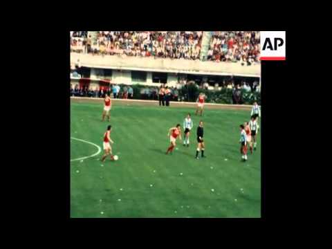 SYND 30 11 76 FRIENDLY SOCCER MATCH BETWEEN ARGENTINA AND USSR
