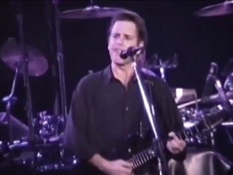 The Weight (2 cam) - Grateful Dead - 10-22-1990 Festhalle, Frankfurt, Germany (set2-10)