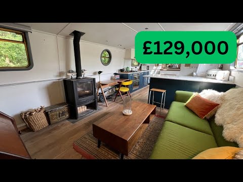 60x12ft Widebeam narrowboat on London mooring