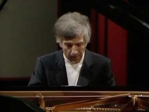 Vladimir Ashkenazy performs Schumann's Piano Sonata No 1: III. Scherzo
