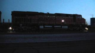 preview picture of video 'BNSF ES44C4 Startup Plus a Couple Trains East of Daggett HD'