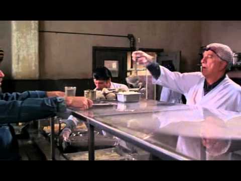 The Naked Gun III - Leslie Nielsen - Prison escape