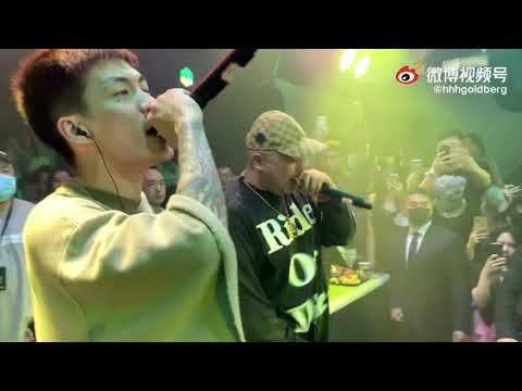 贝贝 - pour it up (live)  这里是tripple h 红花会