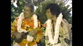 Perry Como and Don Ho - Tiny Bubbles