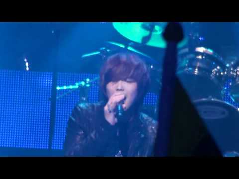 2010 11 06 FTIsland Beautiful Journey Seoul Concert ..&  first kiss(Always Be Mine)