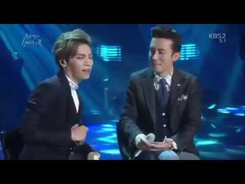 SHINee Jonghyun singing Michael Jackson's "Black or white" and "Billie jean"