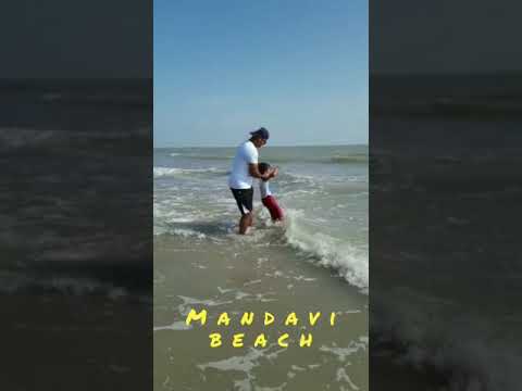 my first youtube video..plz like 👍and  subscribe...(mandavi beach gujarat)