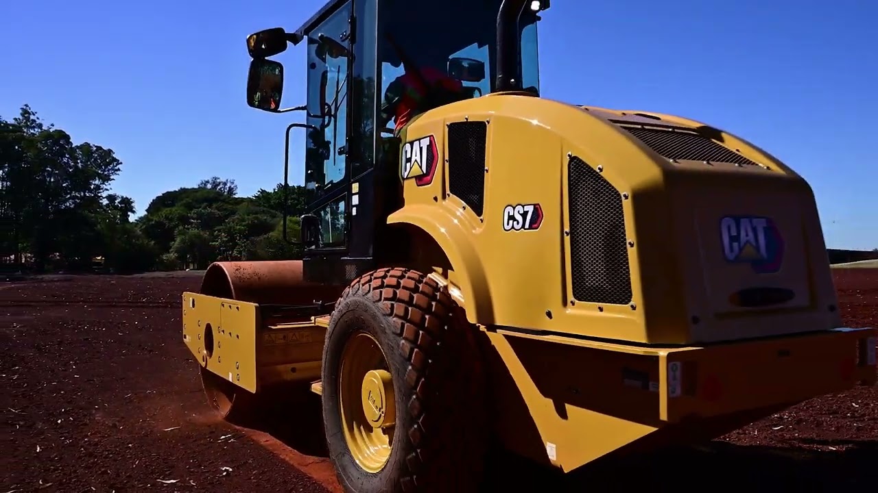 Cat CS7 Vibratory Soil Compactor