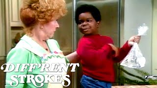 Arnold Drops A Water Bomb! | Diff&#39;rent Strokes