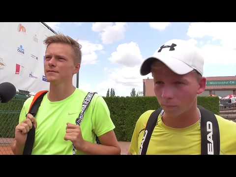 Antonín Bolardt a Jiří Vachtl po prohře v 1. kole čtyřhry na turnaji Futures v Pardubicích