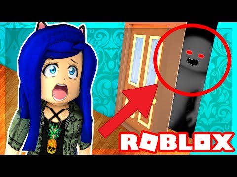 Roblox Family - WHAT'S INSIDE THE HAUNTED CREEPY SECRET ROOM!? (Roblox Roleplay)