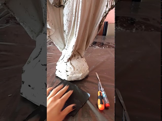 Vídeo relacionado con ODMYZG Estatua de cerámica para Parejas,Mini Estatua de Pareja, Decoraciones para salón, Dormitorio y Oficina,Regalo romántico para cumpleaños, San Valentín (Negro A, M)