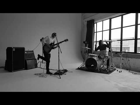 Caravela - On Time (Official Video)