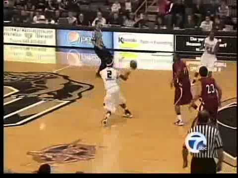 Oakland U. beats Rochester College at the O'Rena