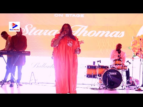 STARA THOMAS ni KAMA kaanza MUZIKI JANA msikilize ALIVYOJITUNZA/AIMBA kwa HISIA 'NIPIGIE'