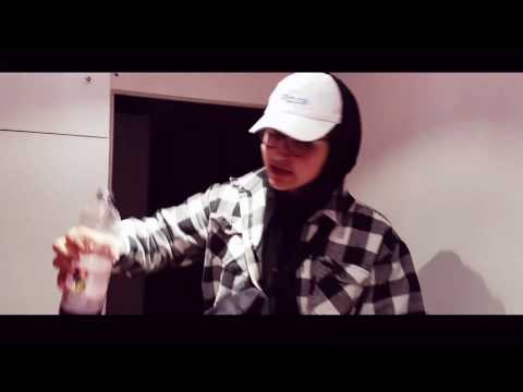 YUNG MOLLY MUMMY x EMZÉ LUCKKAS x JIMMY BUTTON - DALLUMALLAND 3D (OFFIZIELLES VIDEO)