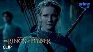 Elrond, Galadriel et leurs compagnons affrontent les Esprits des Tertres