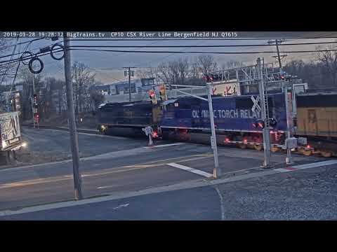 3- 28-2019 19:28 sb tanks CSX 495, Olympic Tourch Relay UP 2001, UP 4565 K678