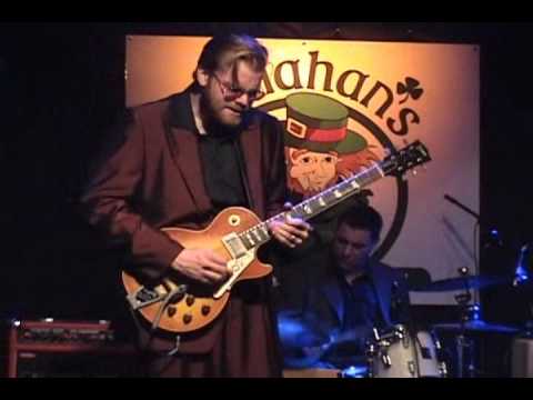 Rick Estrin and the Nightcats - "NEVER TRUST A WOMAN"