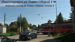 preview picture of video 'Planovergangen på Tomter i Østfold 4 / Railroad crossing in Tomter, Norway 4'