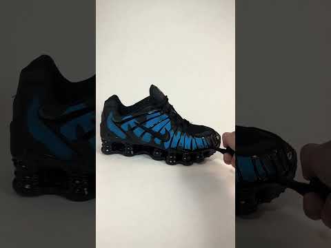 Person customizes a pair of Nike Shox with thermo-reactive fabric that reacts to heat!