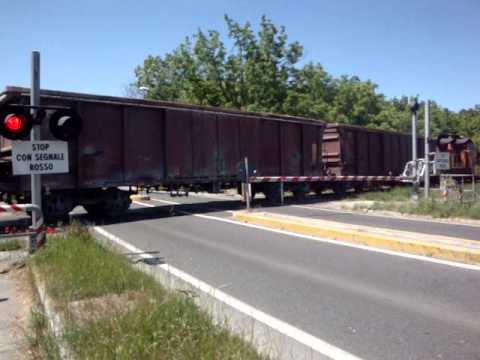 Passaggio a livello con semibarriere di via Stradone - Ravenna // Level Crossing