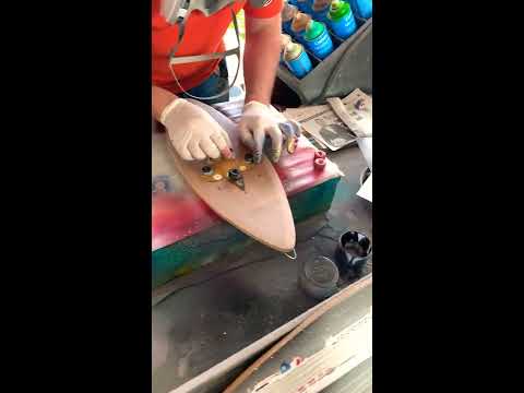 Guy in Cozumel spray paints this art in under 8 minutes!!