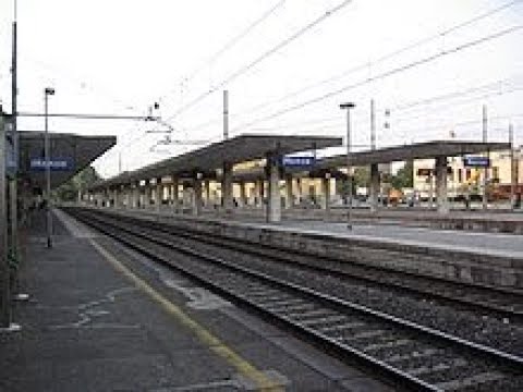 Annunci treni nella stazione di Monza dalle 9:01 alle 9:39