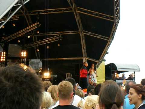 Falling in Love (live) -- Ironik ft Ny @ T4 on the Beach -- 4 July 2010