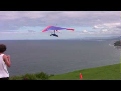 F18 Hornet Dogfighting with Handgliders - Stanwell Park Sydney