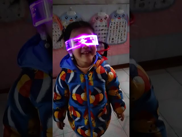 Vídeo relacionado con Binnan Gafas Luminosas LED, Gafas de Neón, Gafas Led Fiesta Cyberpunk, Gafas Iluminadas para Fiestas, Clubes, Bares, Festivales de Música