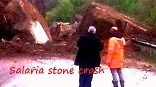 preview picture of video 'Salaria chiusa  a Trisungo per frana  4 5 2014 CSF Rieti'