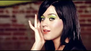 HOT N COLD jetzt Video ansehen