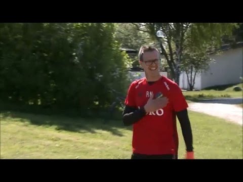 Här välkomnas Rikard Norling till AIK:s träning - TV4 Sport