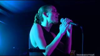 Niia - Running Up That Hill (live @ Babys All Right 11/17/14)