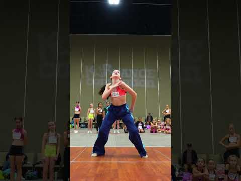 @abbyv_dancer Left us with this EPIC moment from @sydneymosss 's class 🌟🙌