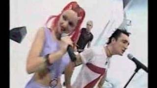 THE MAVISs - Live on Hey Hey Its Saturday - 'Lever'