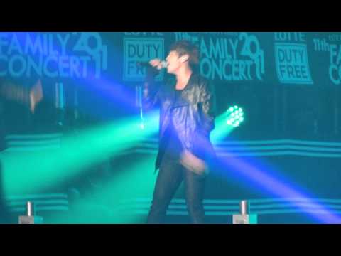Doojoon singing Shock live Lotte Concert
