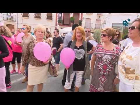 La Nucía se suma al rosa alzando un lazo humano contra el Cáncer de Mama