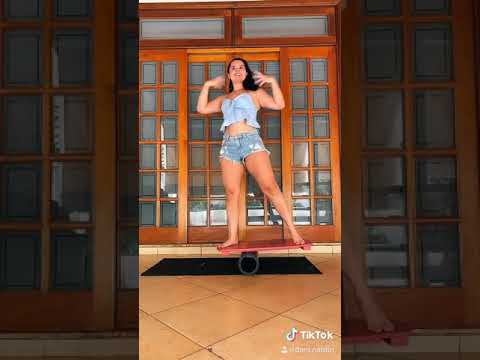 No batidão - Melody, Mc Henny e Bella Angel - dancinha TikTok - prancha de equilíbrio