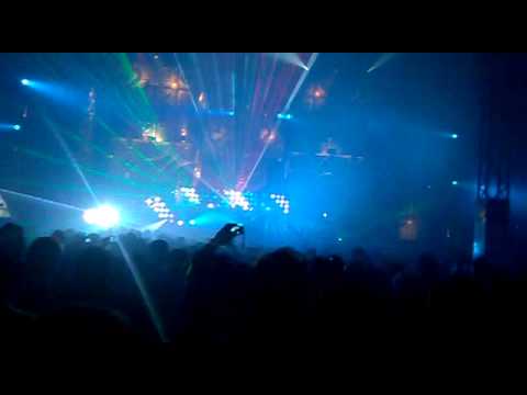 Davoodi vs Bestien intro @ Summerfestival 2011