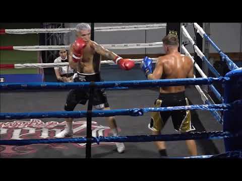 Velada Box Alcoy. 18-junio-2022. III Trofeo Barrull. 6ºCombate: Ramón Covacs-VS-Yulian Klykotsky