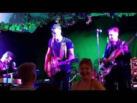 Cagey Strings - Iko Iko, Aiko Aiko, Jock-A-Mo, Chock-A-Mo   Dez 2022 Podium Allacher Schießstätte